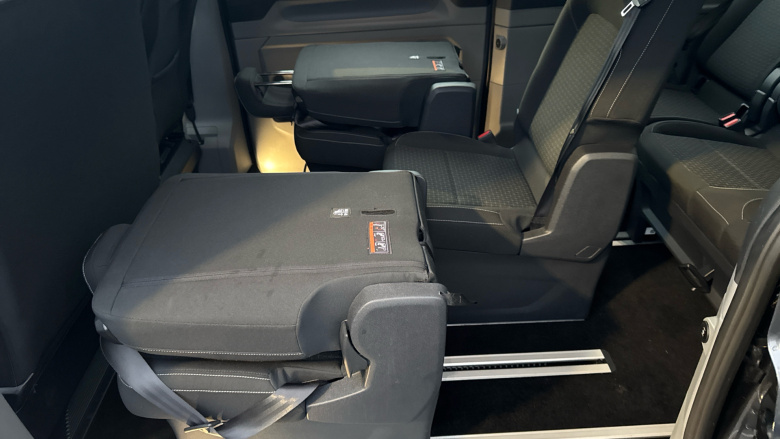 Ford Tourneo Custom 320 L2 Diesel Fwd 2.0 EcoBlue 136ps H1 Zetec 8 seater Auto